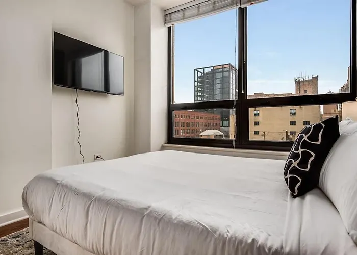 Boulevard Walk Everywhere 5 Mins To Magnificent Mile River North 01 * Chicago