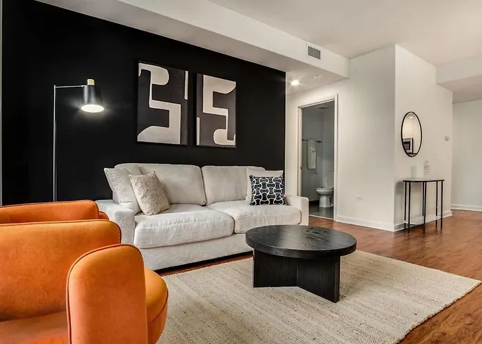 Boulevard Walk Everywhere 5 Mins To Magnificent Mile River North 01 Chicago